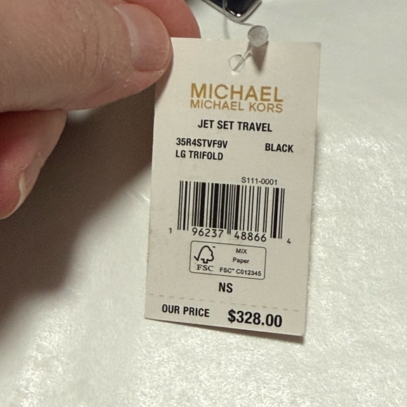 NWT Michael Kors Jet Set Travel Large Quilted Tri-Fold Wallet in Black - Picture 10 of 11